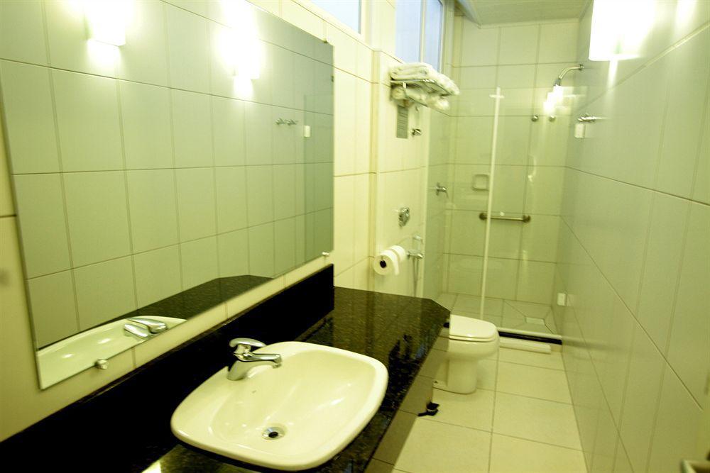 Hotel Confiance Soho Batel Куритиба Екстериор снимка