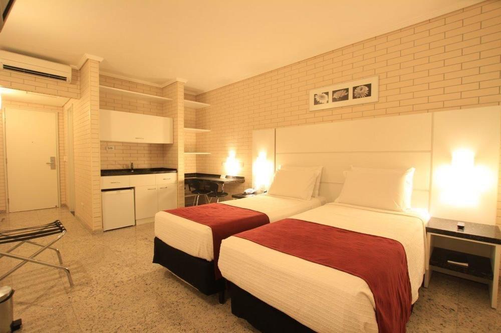 Hotel Confiance Soho Batel Куритиба Екстериор снимка
